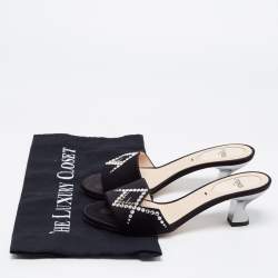 Pre Owned صندل سلايد فندي ساتان أسود مزخرف كريستال مقاس 34