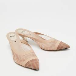 مملوكة مسبقًا Fendi Beige FF Logo Print Mesh and Leather Colibri Mule Size 38