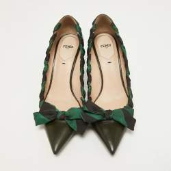 Pre Owned Fendi Two Tone Leather and Woven Fabric Bow Pointed Toe Pumps Size 39