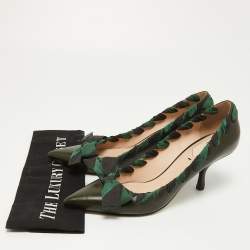 Pre Owned Fendi Two Tone Leather and Woven Fabric Bow Pointed Toe Pumps Size 39