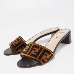 مملوكة مسبقًا Fendi Brown Velvet  FF Logo Slide Sandals Size 39