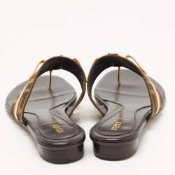 Pre Owned Fendi Brown/Gold Zucca Canvas and Patent Leather Buckle Thong Slide Flats Size 39