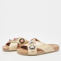 مملوكة مسبقًا Fendi Beige Patent Leather Flowerland Criss Cross Flat Slides Size 38