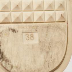 مملوكة مسبقًا Fendi Beige Patent Leather Flowerland Criss Cross Flat Slides Size 38