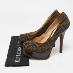 مملوكة مسبقًا Fendi Brown Zucca Canvas Fendista Platform Pumps Size 38.5