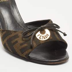 مملوكة مسبقًا Fendi Brown Zucca Canvas and Leather Bow Slides Size 36