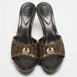Pre Owned Fendi Brown Zucca Canvas And Leather Slide Sandals Size 39