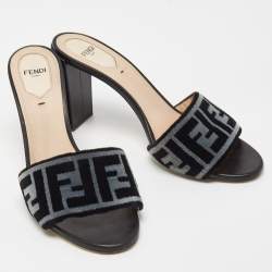 مملوكة مسبقًا Fendi Black/Grey Zucca Velvet Open Toe Slide Sandals Size 38.5