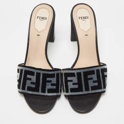 مملوكة مسبقًا Fendi Black/Grey Zucca Velvet Open Toe Slide Sandals Size 38.5