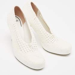 مملوكة مسبقًا Fendi White Woven Fabric Square Pumps Size 41