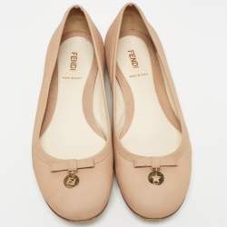 مملوكة مسبقًا Fendi Beige Leather Ballet Flats Size 38.5
