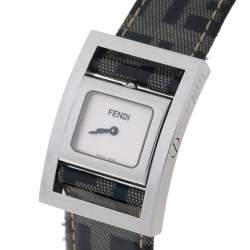 Pre Owned Fendi Silver Stainless Steel and Leather Classic 5000 Women's Wristwatch 26 mm