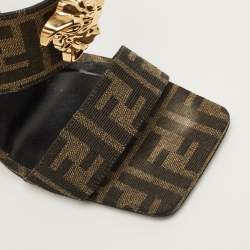 مملوكة مسبقًا صندل سلايد فندي x فيرساتشي ميدوسا كانفاس باروك زوكا أصفر وبني مقاس 38.5