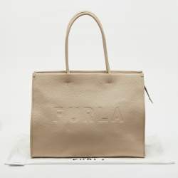 مملوكة مسبقًا حقيبة يد فورلا شعار محفور جلد بيج