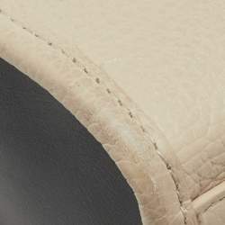 مملوكة مسبقًا حقيبة يد فورلا شعار محفور جلد بيج