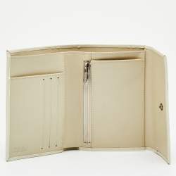 Pre Owned محفظة ثلاثية الطي فورلا جلد أبيض عاجي