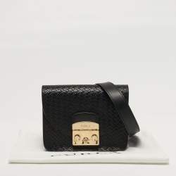 Pre Owned حقيبة كروسبودي فورلا ميتروبوليس صغيرة مضغوطة من الجلد الأسود المنسوج