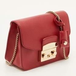 مملوكة مسبقًا Furla Metropolis Mini Red Leather Flap Chain Shoulder Bag