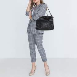 Pre Owned حقيبة فندي بايبر جلد أسود مثقب بيد علوية