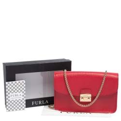 مملوكة مسبقًا Furla Red Leather Mini Metropolis Crossbody Bag