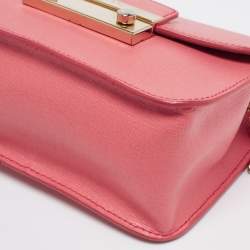 مملوكة مسبقًا Furla Coral Pink Saffiano Leather Mini Metropolis Chain Shoulder Bag