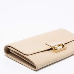 Pre Owned Furla Beige Leather Pushlock Flap Continental Wallet