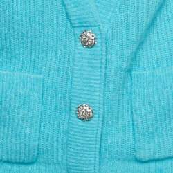 Pre Owned غانى سترة زرقاء سماوية محبوكة مضلعة مزينة كبيرة