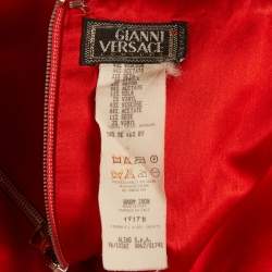 مملوكة مسبقًا فستان جياني فيرساتشي أحمر كريب سترابلس طويل مقاس صغير جداً.