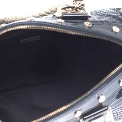 Pre Owned Versace Black Quilted Patent Leather Snap Out Of It Satchel