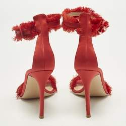 مملوكة مسبقًا Gianvito Rossi Portofino Size 38.5 Red Satin Fringed Ankle Strap Sandals