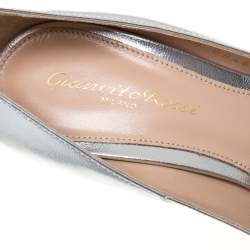 Pre Owned Gianvito Rossi Silver Leather Pointed Pumps Size 36