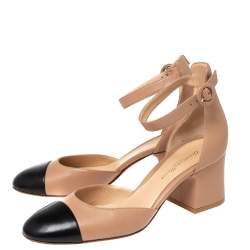 Pre Owned Gianvito Rossi Black/Beige Leather Pointed Toe Ankle Cuff Pumps Size 39