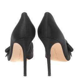 Pre Owned Gianvito Rossi Black Satin Kyoto Bow Pointed-Toe Pumps Size 41.5
