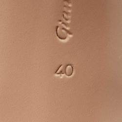 Pre Owned Gianvito Rossi Beige Patent Leather Aramis Pointed Toe Mules Size 40