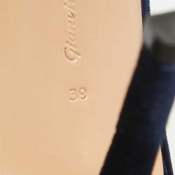 Pre Owned Gianvito Rossi Navy Blue/Gold Velvet Augusta Ankle Cuff Sandals Size 39