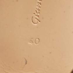 Pre Owned Gianvito Rossi Rose Gold/Beige Leather and Satin Pointed Toe Pumps Size 40