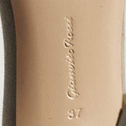 Pre Owned Gianvito Rossi Transparent/Silver Leather and PVC Plexi Pumps Size 37