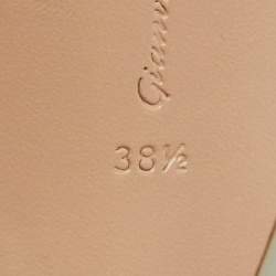 Pre Owned Gianvito Rossi White Patent Leather and PVC Plexi Pointed Toe Pumps 38.5