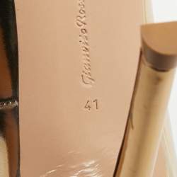 مملوكة مسبقًا Gianvito Rossi Gold Leather Musa Pumps Size 41