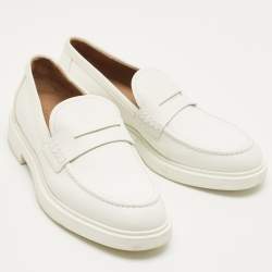 مملوكة مسبقًا Gianvito Rossi White Leather Slip On Loafers  Size 41