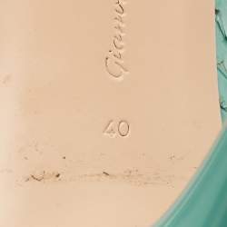 مملوكة مسبقًا Gianvito Rossi Pilacvi Size 40 Blue/Burgundy Python Leather D'orsay Pumps