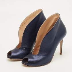 مملوكة مسبقًا Gianvito Rossi High Vamp Size 35.5 Navy Blue Leather Peep Toe Pumps