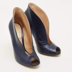 مملوكة مسبقًا Gianvito Rossi High Vamp Size 35.5 Navy Blue Leather Peep Toe Pumps