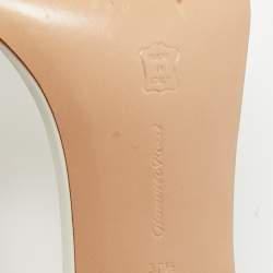 Pre Owned صندل جيانفيتو روسي برباط كاحل جلد و بي في سي بيج مقاس 36