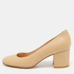 مملوكة مسبقًا Gianvito Rossi Size 36 Beige Leather  Round  Toe Pumps
