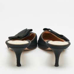 مملوكة مسبقًا Gianvito Rossi Kyoto Bow Size 38.5 Black Canvas Mules