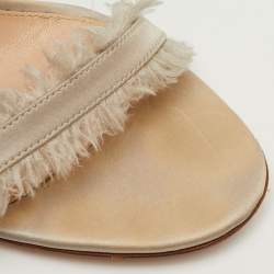 مملوكة مسبقًا Gianvito Rossi Caribe Size 39 Light Grey Satin Ankle Strap Sandals