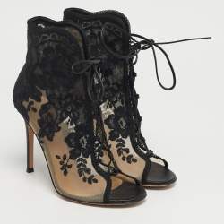 مملوكة مسبقًا Gianvito Rossi Giada Size 37 Black Lace and Mesh Ankle Length Boots