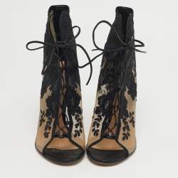 مملوكة مسبقًا Gianvito Rossi Giada Size 37 Black Lace and Mesh Ankle Length Boots