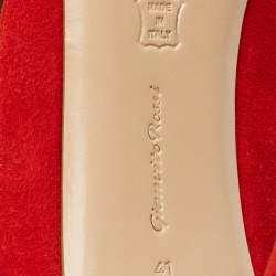 Pre Owned حذاء بوت جيانفيتو روسي برباط من جلد السويد الأحمر مقاس 41